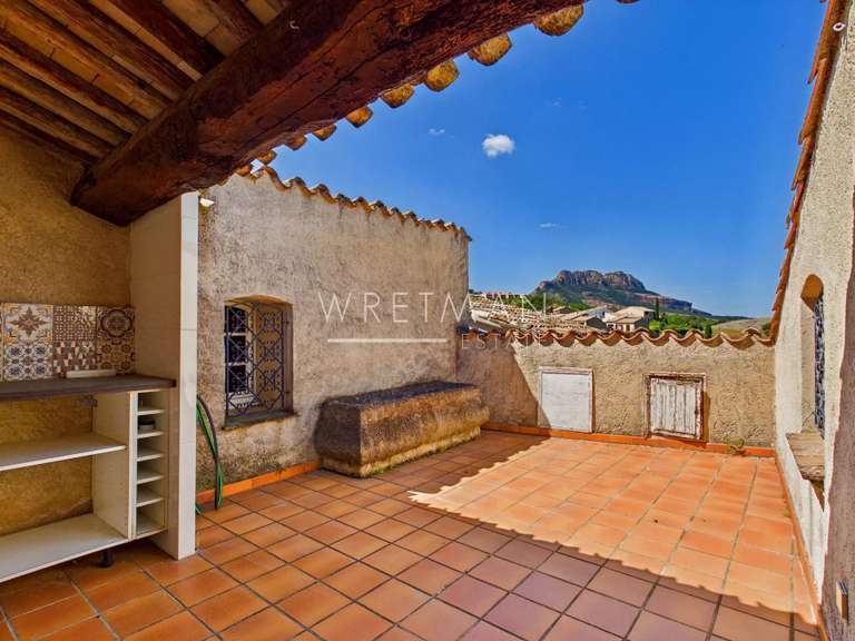 Maison Roquebrune-sur-Argens - 5 chambres - 244m²