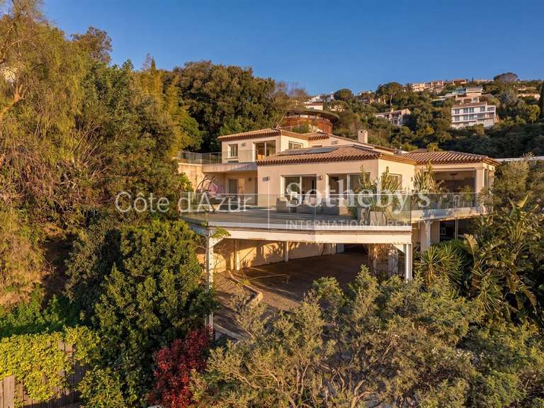 Maison avec Vue sur mer Roquebrune-sur-Argens - 5 chambres - 216m²