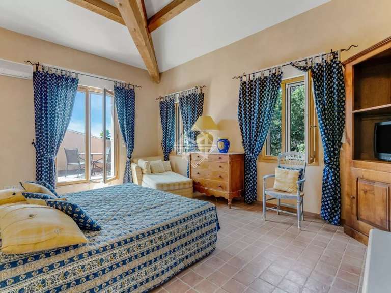 Maison Roquebrune-sur-Argens - 10 chambres - 775m²