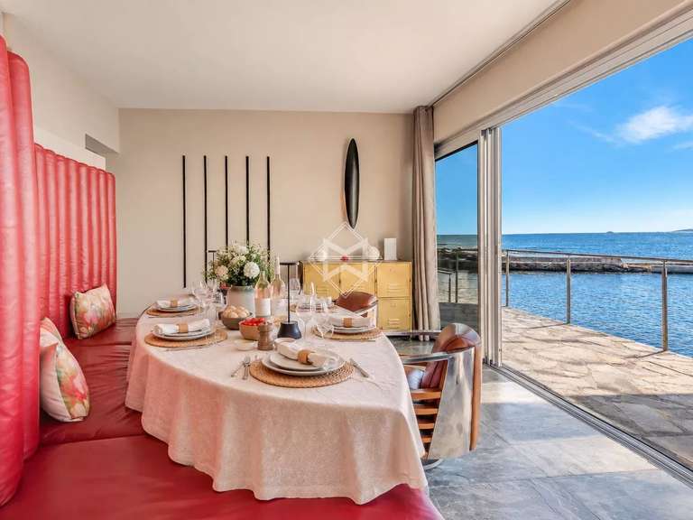 Maison Roquebrune-sur-Argens - 4 chambres - 142m²