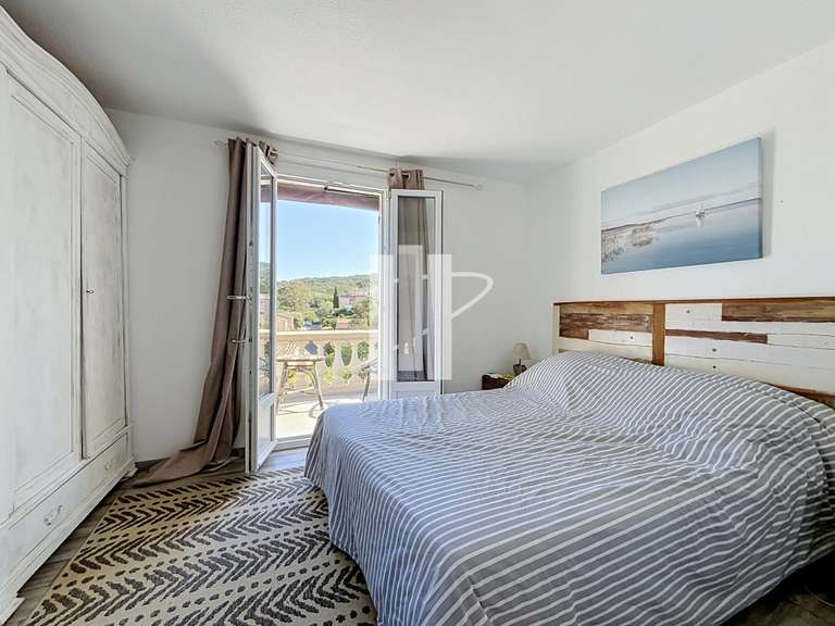 Maison Roquebrune-sur-Argens - 4 chambres - 90m²