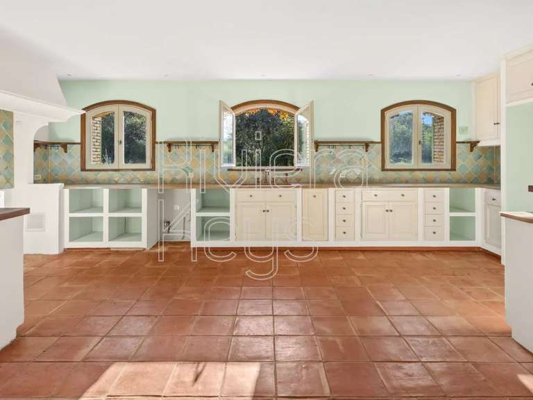 Propriété Roquebrune-sur-Argens - 9 chambres - 525m²