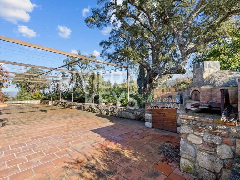 Propriété Roquebrune-sur-Argens - 9 chambres - 525m²