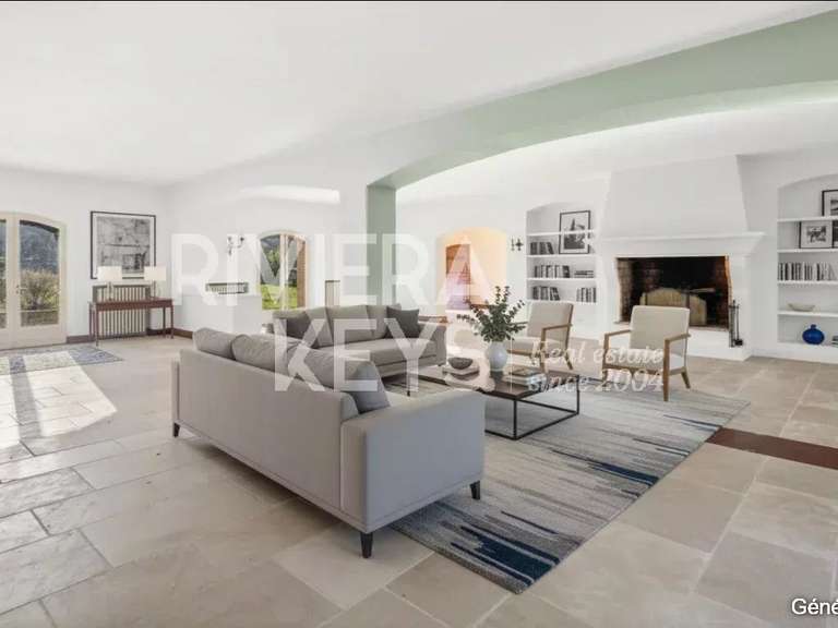 Propriété Roquebrune-sur-Argens - 9 chambres - 525m²