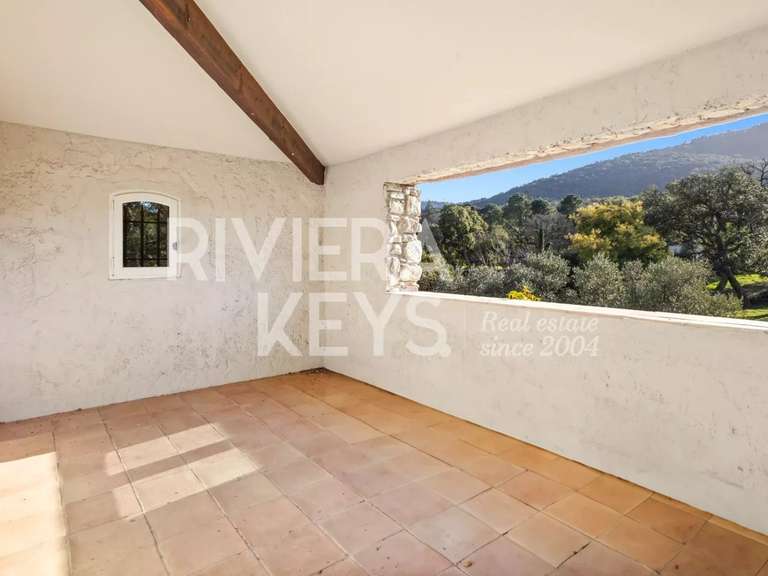 Propriété Roquebrune-sur-Argens - 9 chambres - 525m²