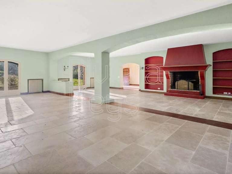 Propriété Roquebrune-sur-Argens - 9 chambres - 525m²