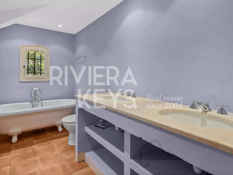 Propriété Roquebrune-sur-Argens - 9 chambres - 525m²