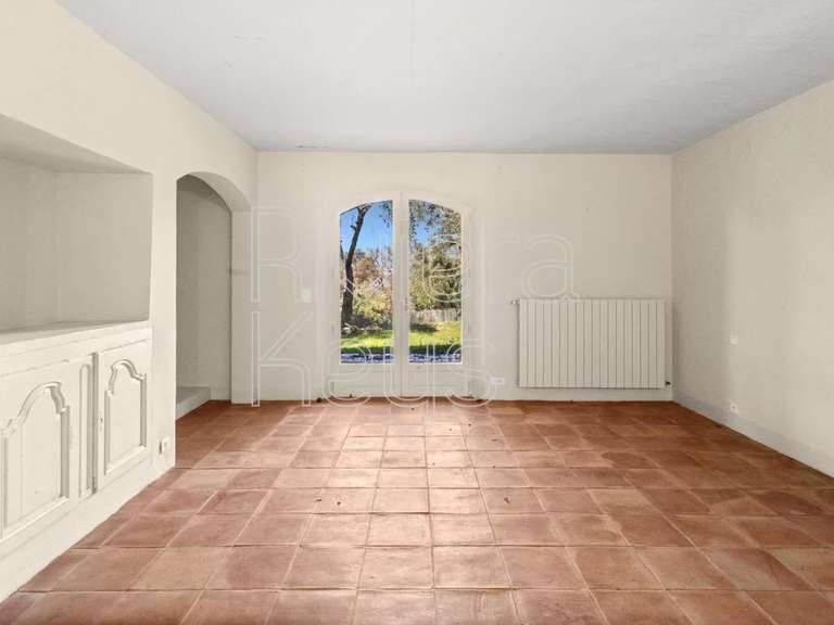 Propriété Roquebrune-sur-Argens - 9 chambres - 525m²