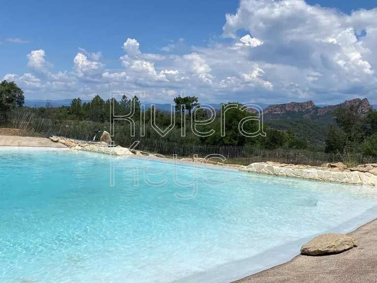 Propriété Roquebrune-sur-Argens - 9 chambres - 525m²