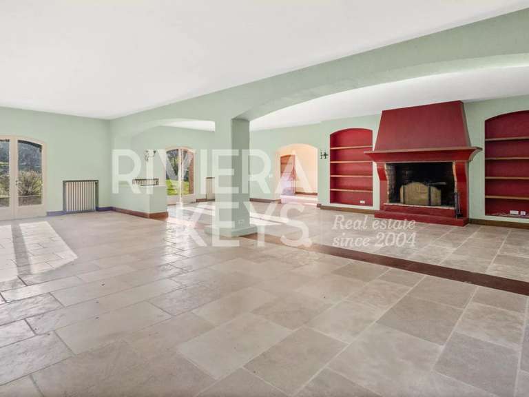 Propriété Roquebrune-sur-Argens - 9 chambres - 525m²