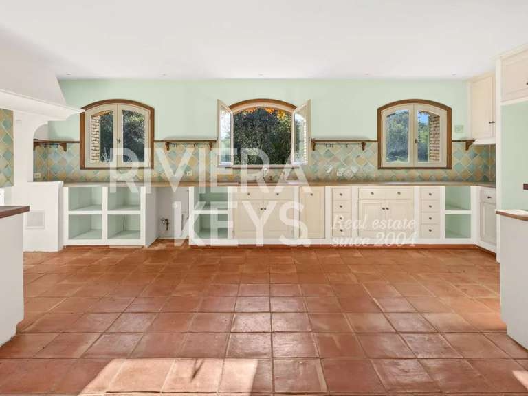 Propriété Roquebrune-sur-Argens - 9 chambres - 525m²