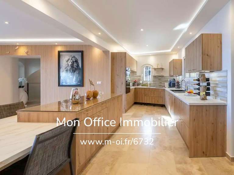 Propriété avec Vue sur mer Roquebrune-sur-Argens - 5 chambres - 254m²