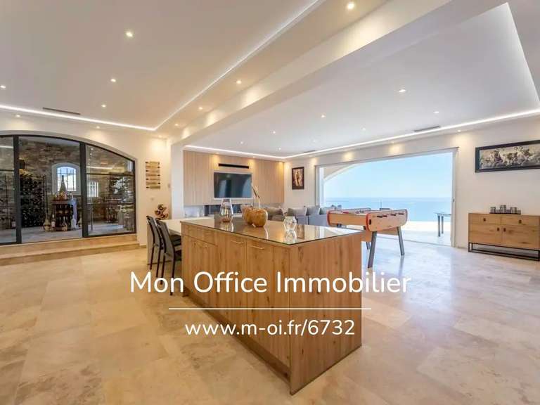 Propriété avec Vue sur mer Roquebrune-sur-Argens - 5 chambres - 254m²