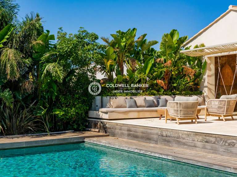 Villa Roquebrune-sur-Argens - 5 chambres - 380m²
