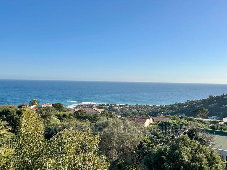 Villa Roquebrune-sur-Argens - 4 chambres - 190m²