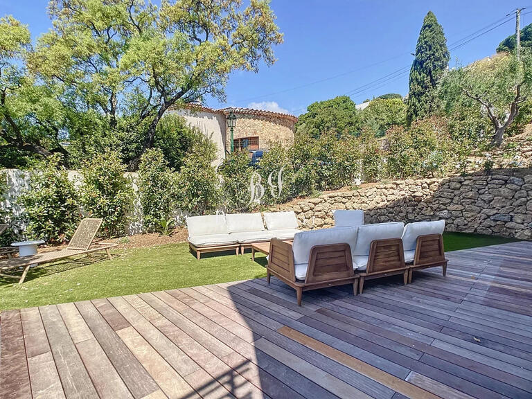 Villa Roquebrune-sur-Argens - 5 bedrooms - 240m²