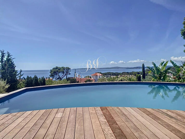Villa Roquebrune-sur-Argens - 5 bedrooms - 240m²