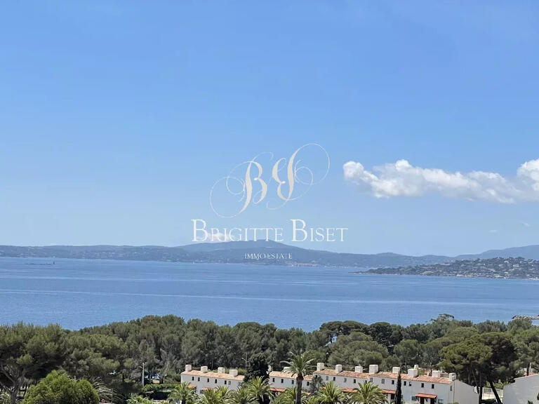 Villa Roquebrune-sur-Argens - 5 bedrooms - 240m²