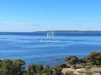 Villa Roquebrune-sur-Argens - 5 bedrooms - 240m²