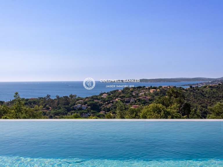 Villa Roquebrune-sur-Argens - 4 bedrooms - 290m²