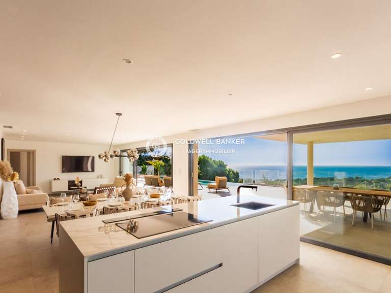 Villa Roquebrune-sur-Argens - 4 chambres - 290m²