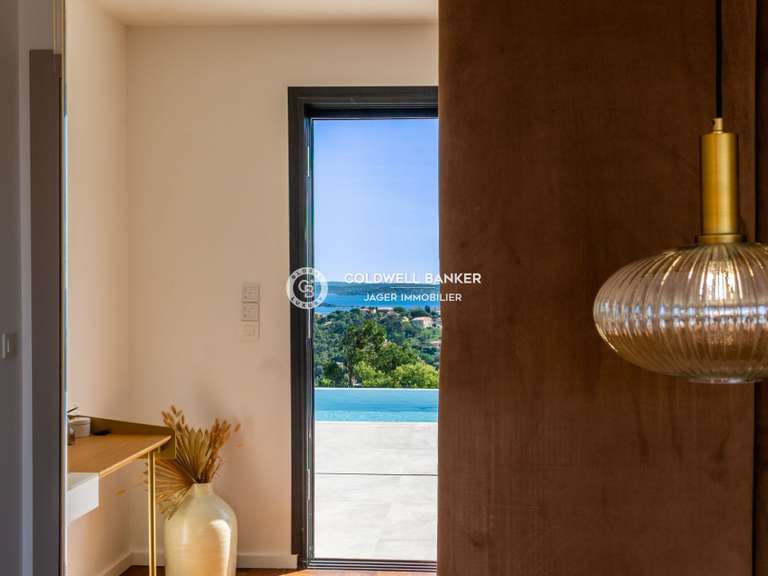 Villa Roquebrune-sur-Argens - 4 chambres - 290m²