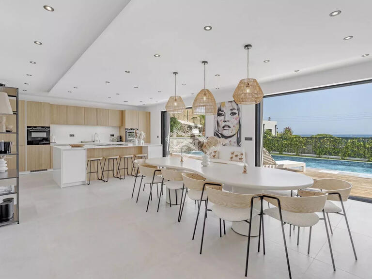 Villa Roquebrune-sur-Argens - 4 chambres - 247m²