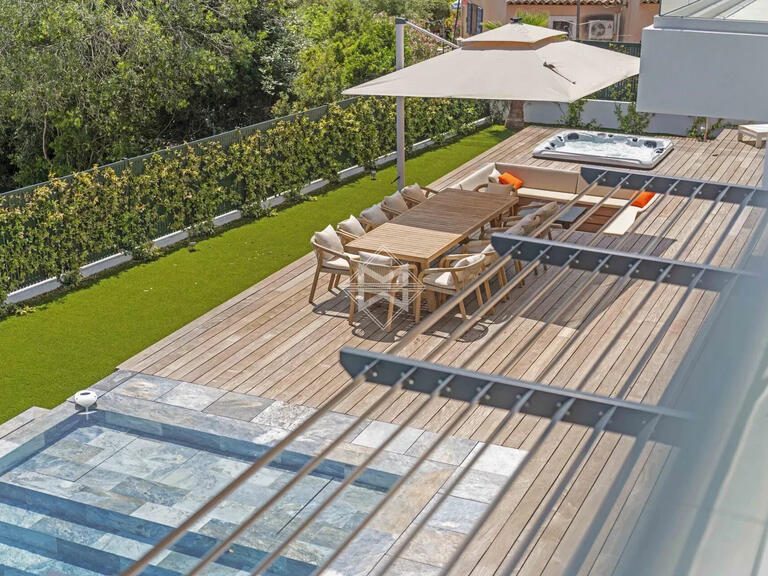 Villa Roquebrune-sur-Argens - 4 chambres - 247m²