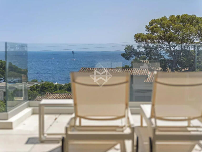 Villa Roquebrune-sur-Argens - 4 chambres - 247m²