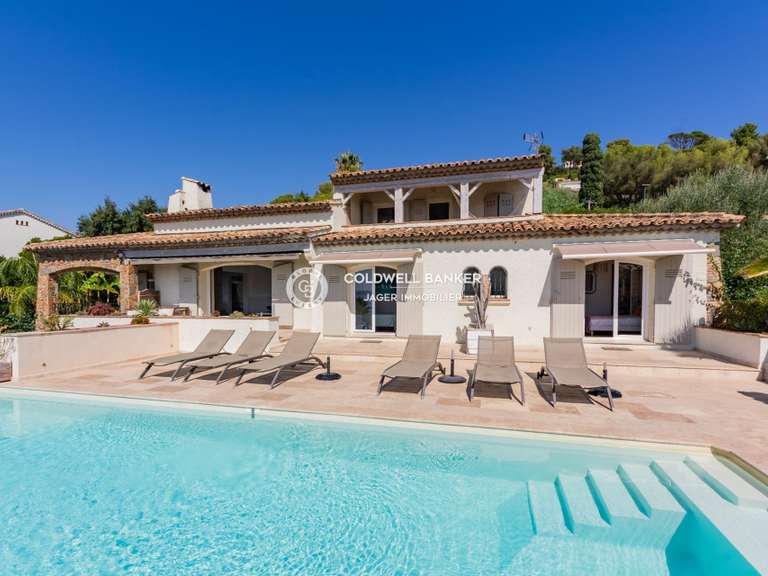 Villa with Sea view Roquebrune-sur-Argens - 6 bedrooms - 298m²
