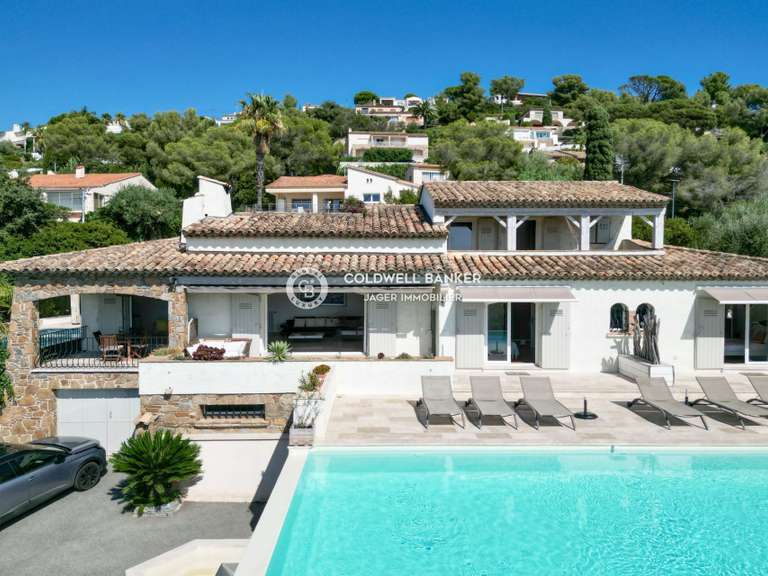 Villa with Sea view Roquebrune-sur-Argens - 6 bedrooms - 298m²