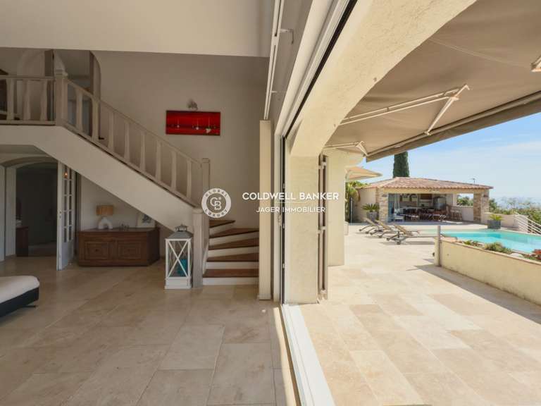 Villa with Sea view Roquebrune-sur-Argens - 6 bedrooms - 298m²
