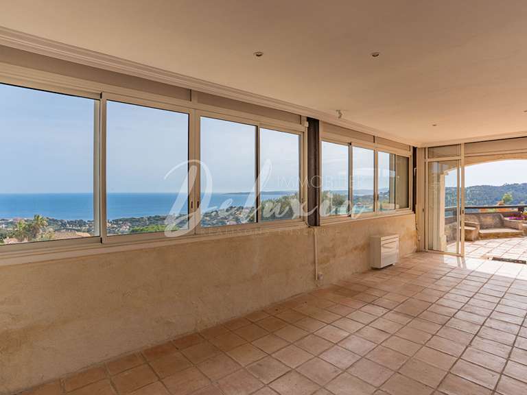 Villa with Sea view Roquebrune-sur-Argens - 6 bedrooms - 220m²