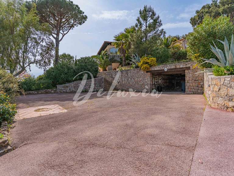 Villa with Sea view Roquebrune-sur-Argens - 6 bedrooms - 220m²