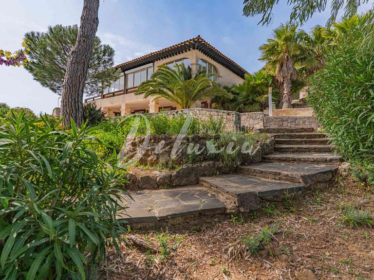 Villa with Sea view Roquebrune-sur-Argens - 6 bedrooms - 220m²