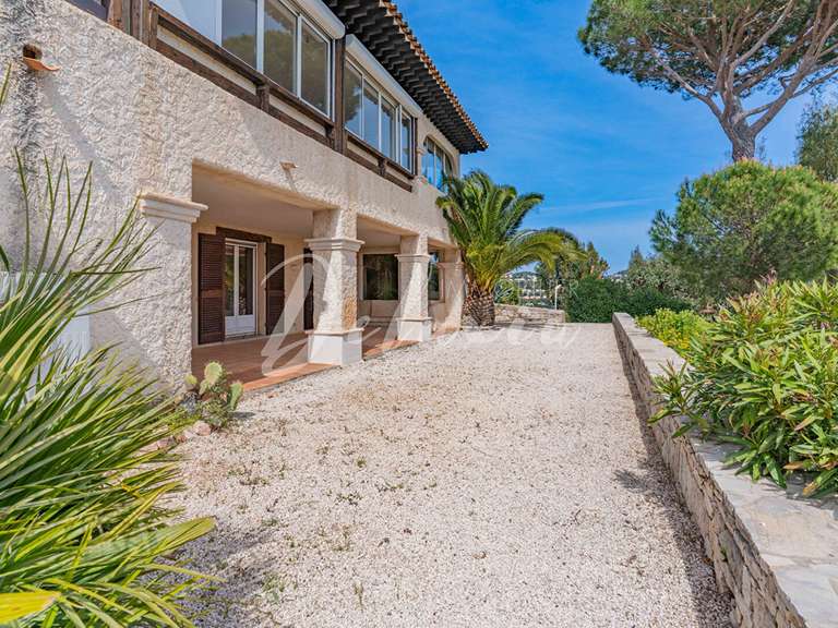 Villa with Sea view Roquebrune-sur-Argens - 6 bedrooms - 220m²