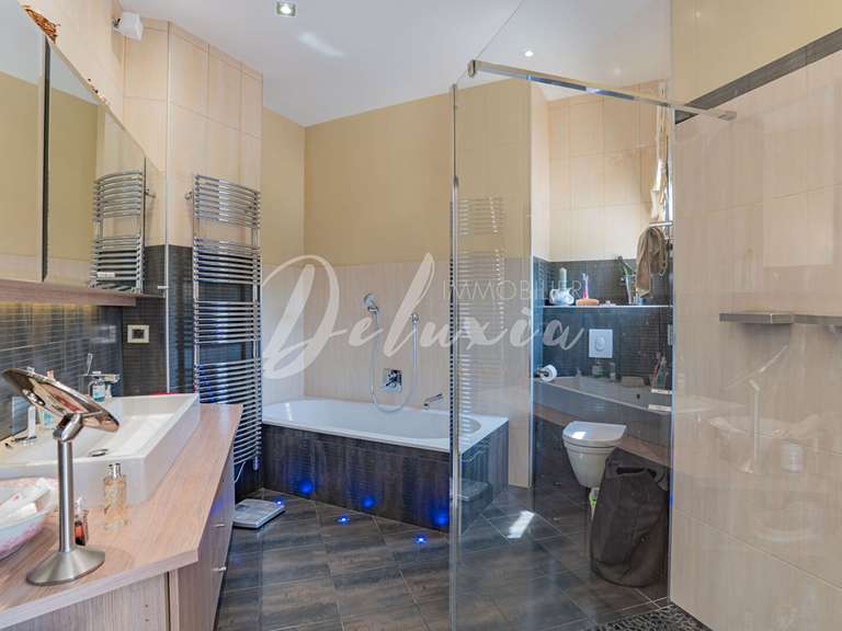 Villa Roquebrune-sur-Argens - 3 bedrooms - 228m²