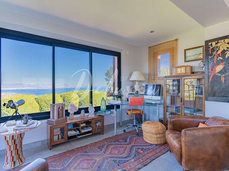 Villa Roquebrune-sur-Argens - 4 bedrooms - 165m²