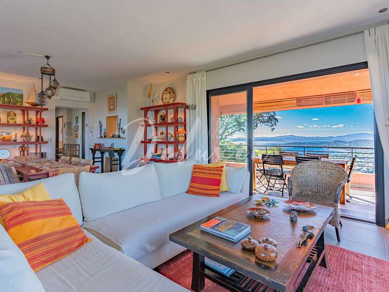 Villa Roquebrune-sur-Argens - 4 bedrooms - 165m²