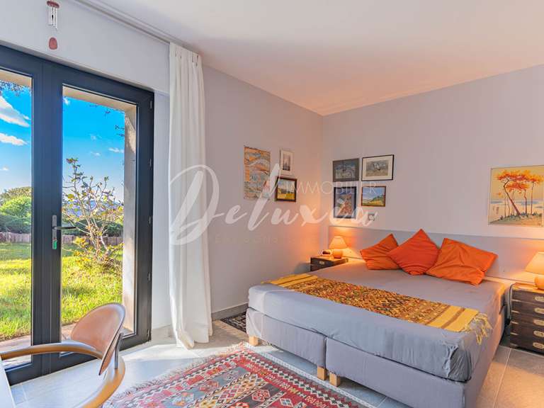 Villa Roquebrune-sur-Argens - 4 bedrooms - 165m²