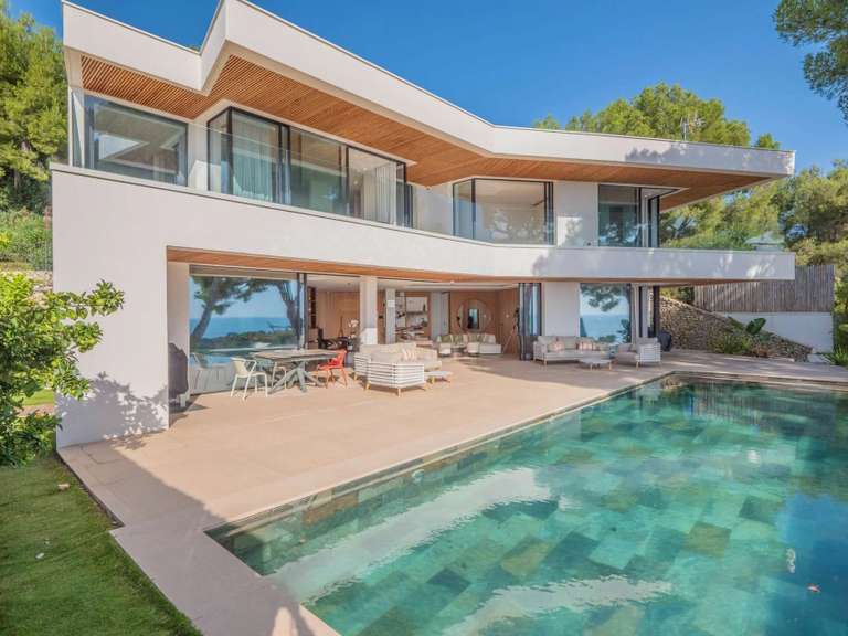 Villa Roquebrune-sur-Argens - 5 chambres - 260m²