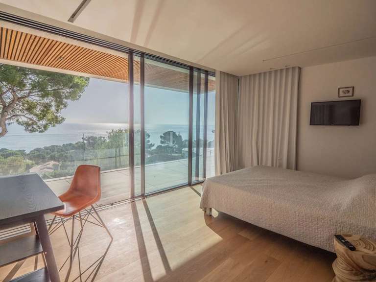 Villa Roquebrune-sur-Argens - 5 chambres - 260m²