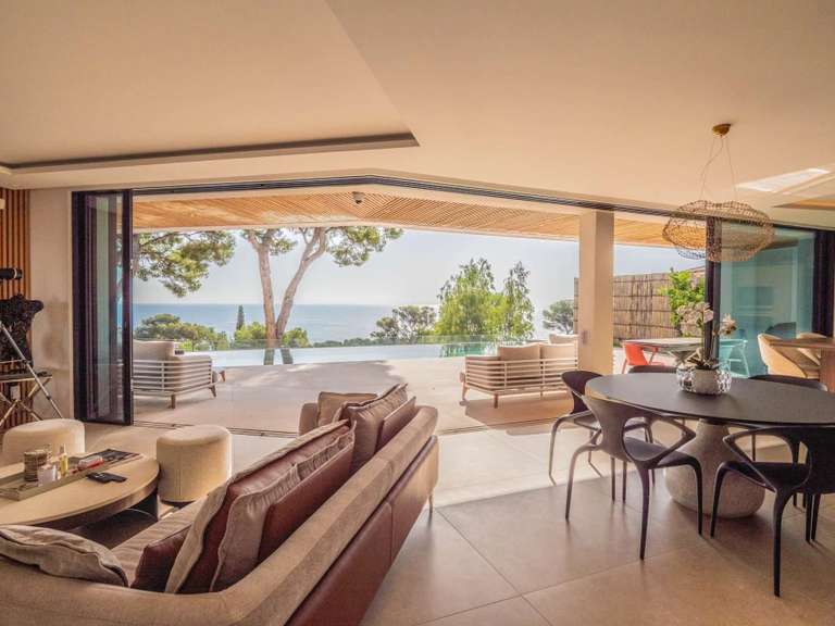 Villa Roquebrune-sur-Argens - 5 chambres - 260m²