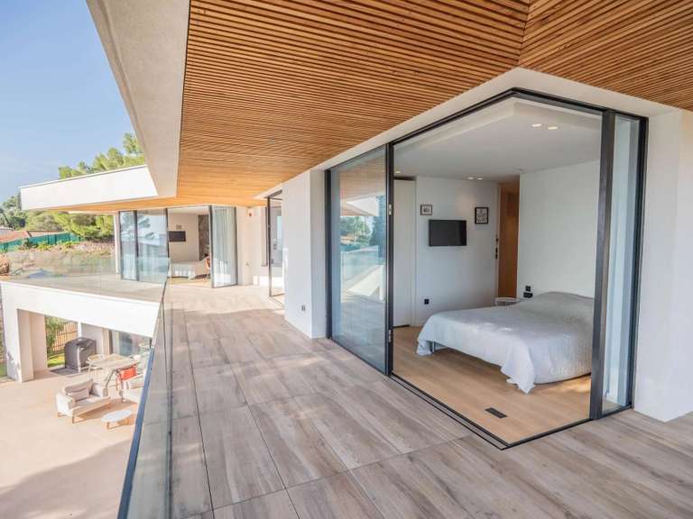 Villa Roquebrune-sur-Argens - 5 chambres - 260m²