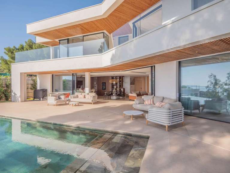 Villa Roquebrune-sur-Argens - 5 chambres - 260m²