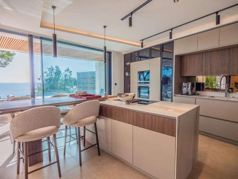 Villa Roquebrune-sur-Argens - 5 chambres - 260m²