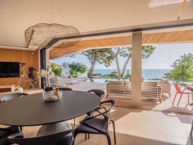 Villa Roquebrune-sur-Argens - 5 chambres - 260m²