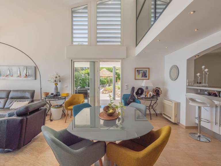 Villa Roquebrune-sur-Argens - 4 chambres - 150m²