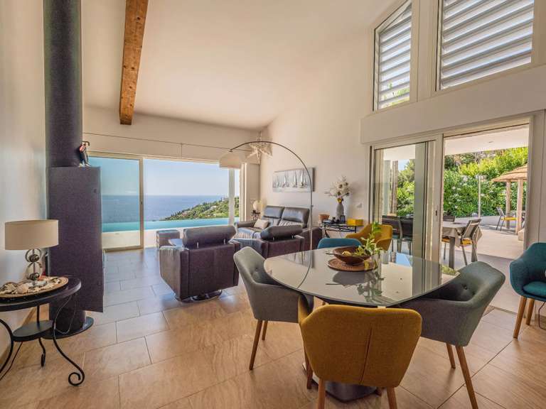 Villa Roquebrune-sur-Argens - 4 chambres - 150m²