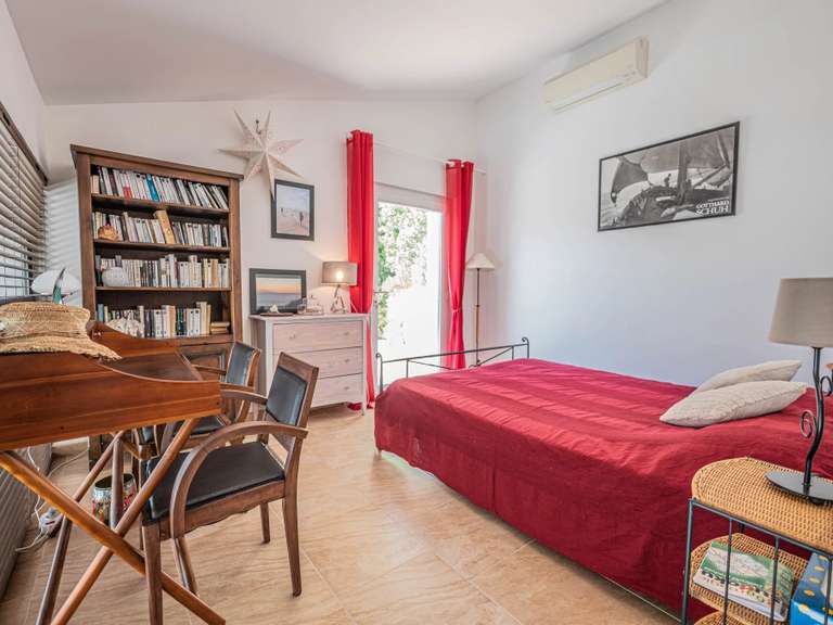 Villa Roquebrune-sur-Argens - 4 chambres - 150m²